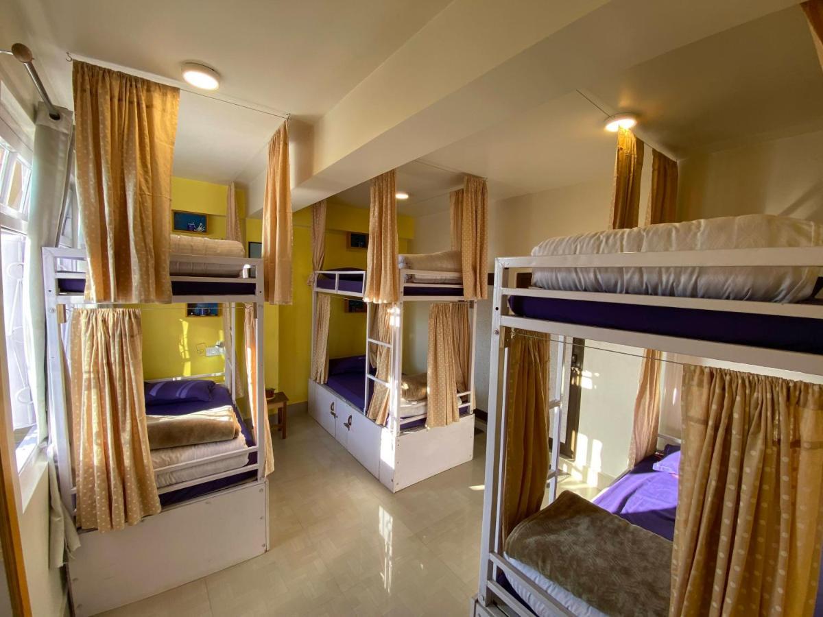 הוסטל גנגטוק Tag Along Backpackers מראה חיצוני תמונה