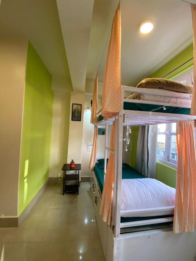 הוסטל גנגטוק Tag Along Backpackers מראה חיצוני תמונה